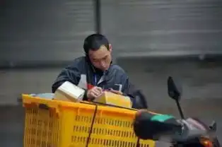  女人控制点吧送不过来了快递柜现快递小哥绝望留言