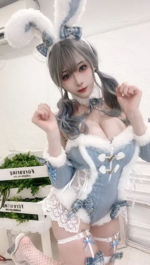  日本美女cos星刃女主伊芙大胸翘臀还原度高