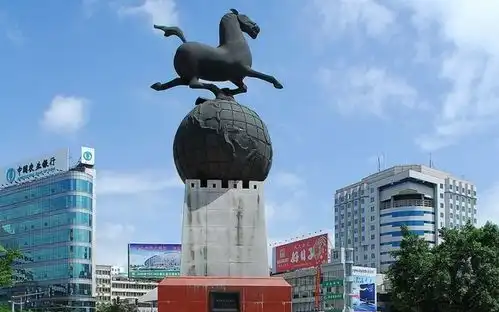 立马滚蛋图片搞笑马踏飞