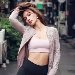  搞笑gif趣图妹子,人与人之间的信任呢