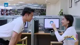  baby答题打电话求助黄晓明,表情中透着甜蜜,这波狗粮太到位了