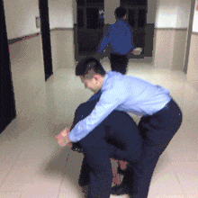  搞笑gif趣图狗狗送快递看过吗