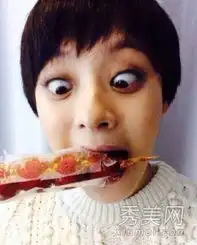孙俪晒搞怪表情自拍与糖葫芦比眼大  孙俪晒搞怪表情自拍与糖葫芦比眼大