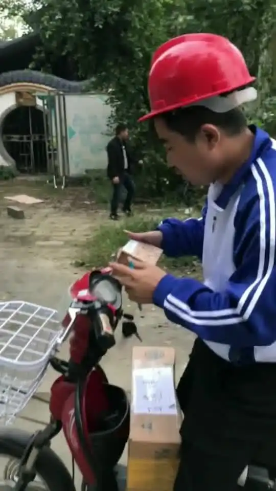  搞笑死亡小快递