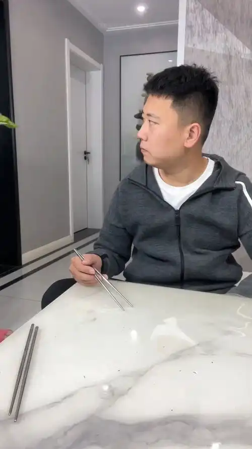  老公吃饭不识抬举的话怎么办夫妻搞笑夫妻日常