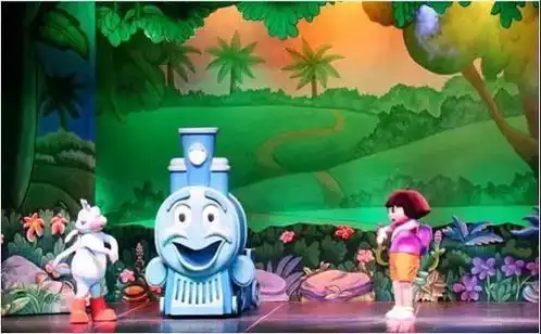 美国原版音乐舞台剧爱探险的朵拉玩具迷城2018暑期归来绝对值得一看  美国原版音乐舞台剧爱探险的朵拉玩具迷城2018暑期归来绝对值得一看