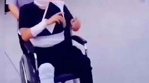  美女还可以治病,搞笑