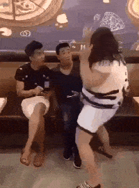  搞笑gif家里给我介绍的相亲对象,我感觉有点hold不住