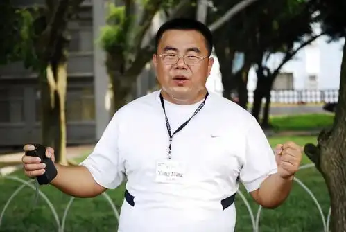 跑龄15年集齐马拉松六大满贯,他说跑步让我从胖子到硬汉  跑龄15年集齐马拉松六大满贯,他说跑步让我从胖子到硬汉