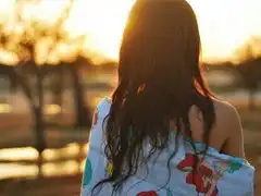  最新情绪低落的微信说说带图片心情不好胡思乱想的一些话