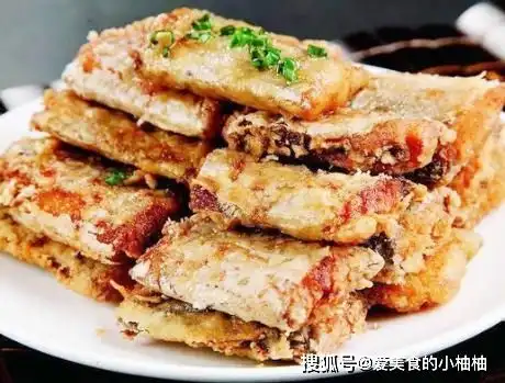  炸带鱼时,有人用淀粉有人用面粉,大厨教你正确做法,香酥脆