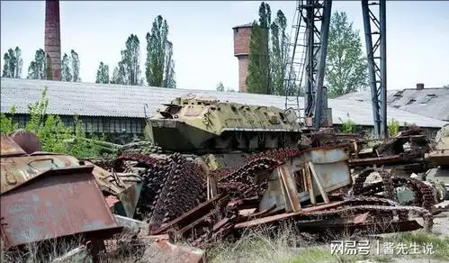  这就是末日乌克兰坦克坟场曝光,t80锈迹斑斑,全部成反面教材