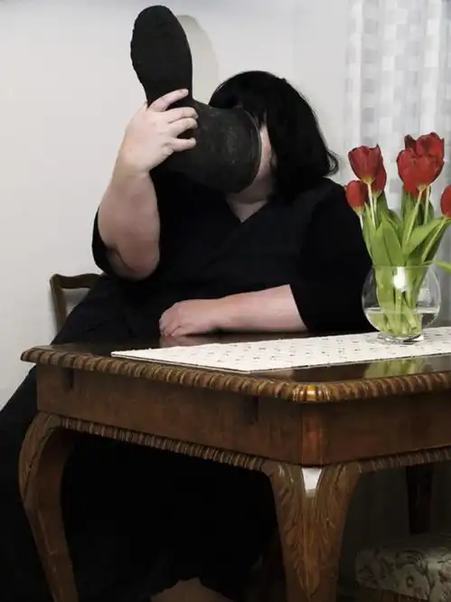  310斤的胖女生多次拒绝男神求婚