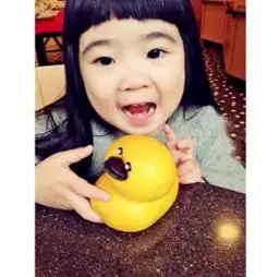  求曹格女儿曹华恩的照片