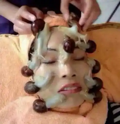 搞笑gif趣图妹子,老板让你拖地,你是不是不高兴啊  搞笑gif趣图妹子,老板让你拖地,你是不是不高兴啊