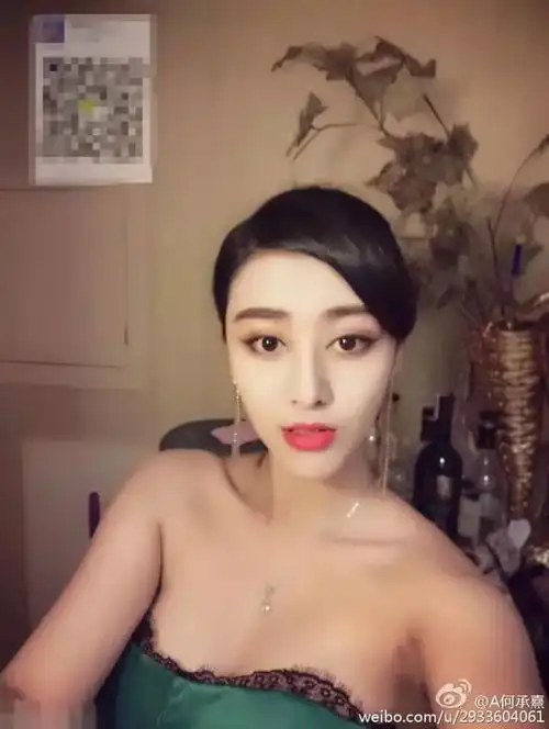 翻版范冰冰何承熹泰国游玩,放出的照片又让网友眼盲了  翻版范冰冰何承熹泰国游玩,放出的照片又让网友眼盲了