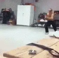  拼尽了全身的力气看着好疼