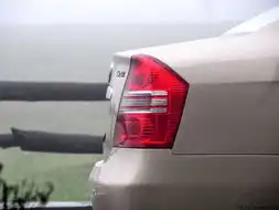  重庆力帆力帆6202010款铂尊版1.6lcvt精钻型