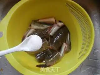  秀珍菇炖海鲶鱼的做法秀珍菇炖海鲶鱼怎么做爱跳舞的老太的菜谱