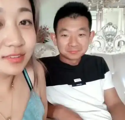  搞笑gif趣图我要和他拜把子,不为别的只为嫂子好看