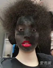  林允晒搞怪自拍是怎么回事林允晒搞怪自拍照片是什么样子爱秀美