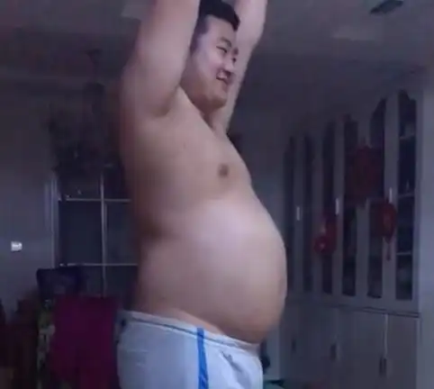  陕西男子晒减肥对比照,从200斤成功逆袭网友高攀不起的样子