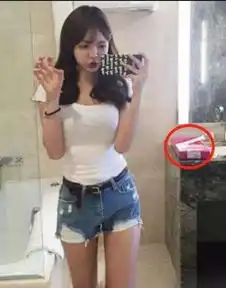  搞笑段子爷爷帮小混混打架,对面30多人愣是一个都不敢动,崇拜