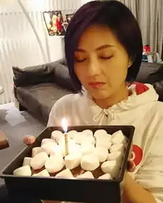  丁子高办派对为杨千嬅庆45岁生日收意外惊喜秒变表情包