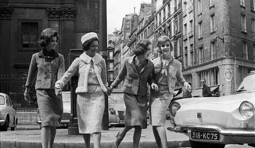 二战时法国男人挡不住德国人,二战后,却将所有气撒在了女人身上  二战时法国男人挡不住德国人,二战后,却将所有气撒在了女人身上