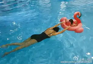  好身材都让她占了章子怡带女儿游泳二度发育