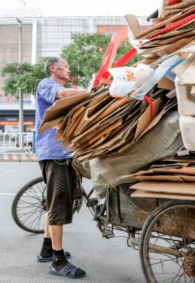 河北丨收废品大爷泪汪汪报警2500块被偷了这贼怎么就盯上我了  河北丨收废品大爷泪汪汪报警2500块被偷了这贼怎么就盯上我了