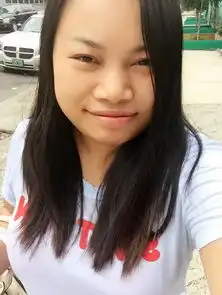  辣眼睛凤姐晒自拍照放话称感觉很少女