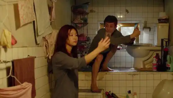 长沙街头曝光不堪入目一幕,彻底撕碎了当今社会病态的遮羞布  长沙街头曝光不堪入目一幕,彻底撕碎了当今社会病态的遮羞布