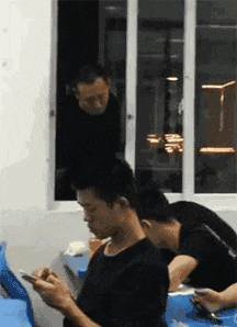  搞笑gif姐的红包就是这么任性,哈哈哈,新郎都扎心了