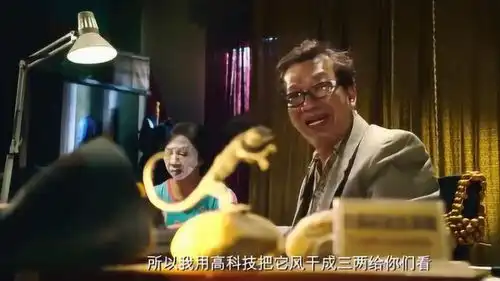  男子打麻将还不忘讲解科学知识,爆笑不断