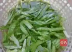  芥菜咸蛋粥的做法