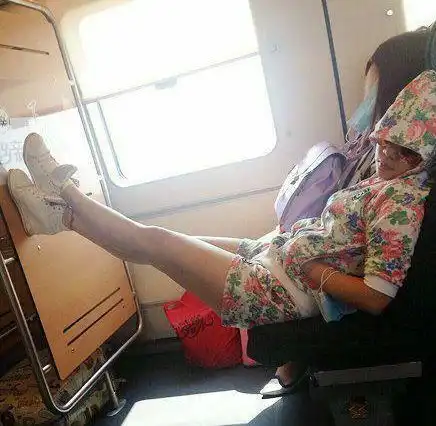  给丈母娘发你女儿整天只知道买买买,我想离婚丈母娘爆笑回复同事
