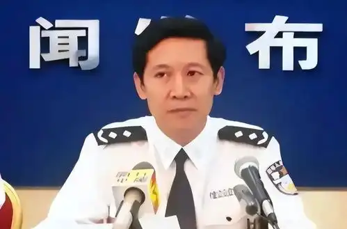  最美警花用身体开路拿下公安厅厅长,被抓时人还在床上
