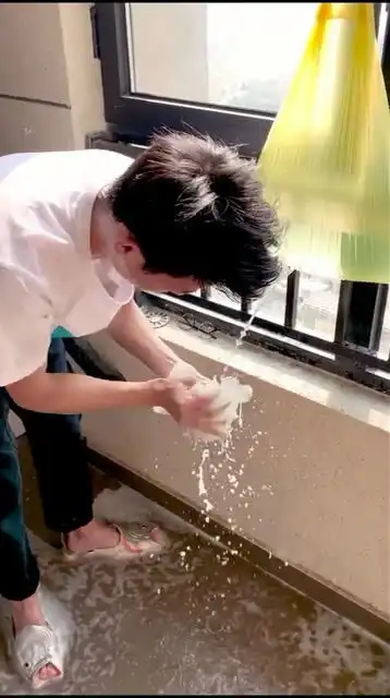  冬天洗澡太麻烦了,有了这个泡澡桶,轻松解决问题