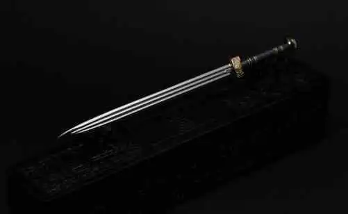  关羽和赵云谁更厉害看看这三样武器,就不难分辨了