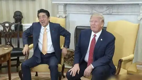  安倍晋三拜鬼后,自曝曾告诉特朗普,要针对中国