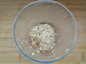  两根香蕉,一把燕麦,不加油不加糖,教你做低脂饱腹高颜值甜品