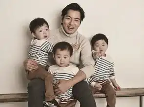 表情包宋民国长大啦从可爱变成帅气小伙子,大长腿让人羡慕  表情包宋民国长大啦从可爱变成帅气小伙子,大长腿让人羡慕