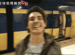 搞笑gif段子下午闲聊,一女同学说她最近有些失眠 搞笑gif段子下午闲聊,一女同学说她最近有些失眠