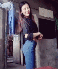  搞笑gif趣图别看我穷,我娶的媳妇让所有哥们都羡慕
