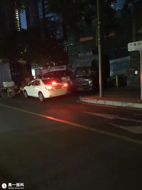  福田一道路有人半夜收废品,噪音扰民