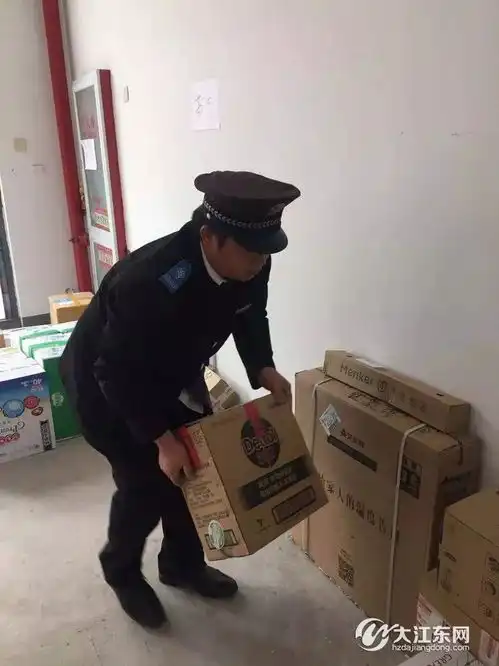  派件高峰期来了,河庄某小区物业又搞事情,业主们的快递都被