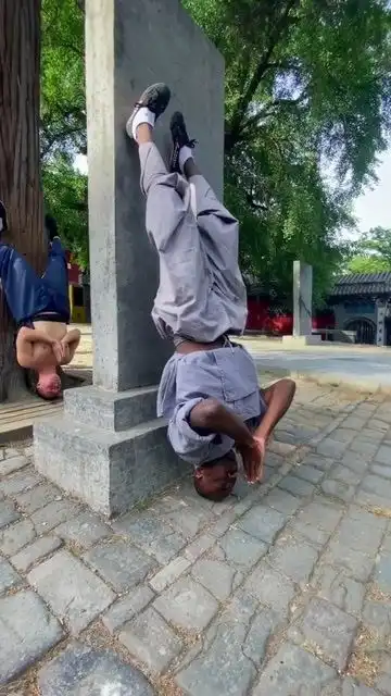  你们知道少林寺的铁头功是怎么练的吗