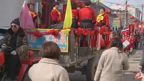 敲锣打鼓起床图片搞笑清