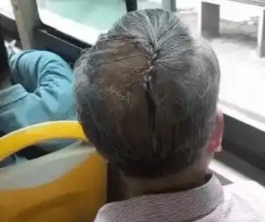  笑话表哥从老家回来的路上与人发生剐蹭,一言不合就要打起来了